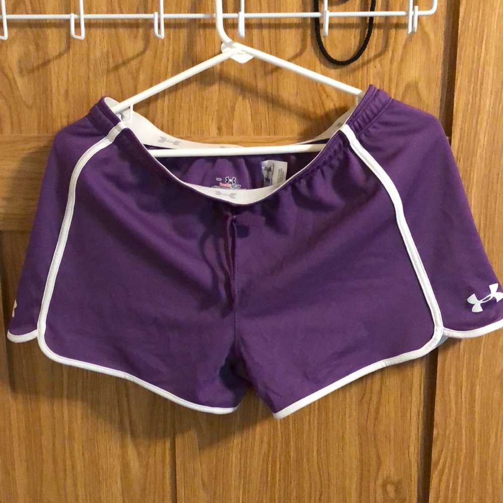 Like new Underarmour athletic shorts, size M